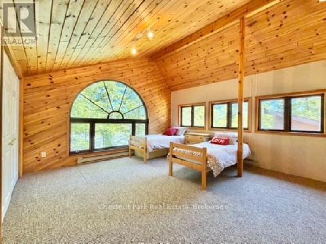 1062 ELMHURST LANE, Kennisis Lake