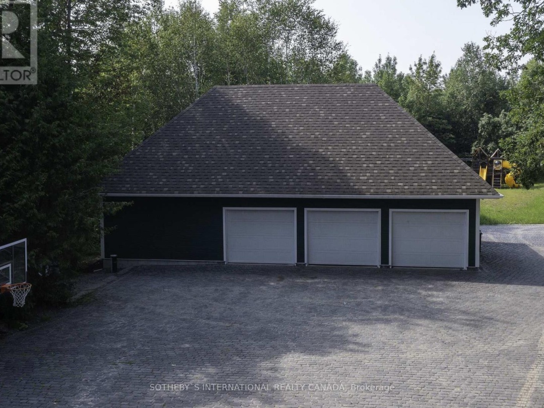 1080 Whitehead Road, Gravenhurst