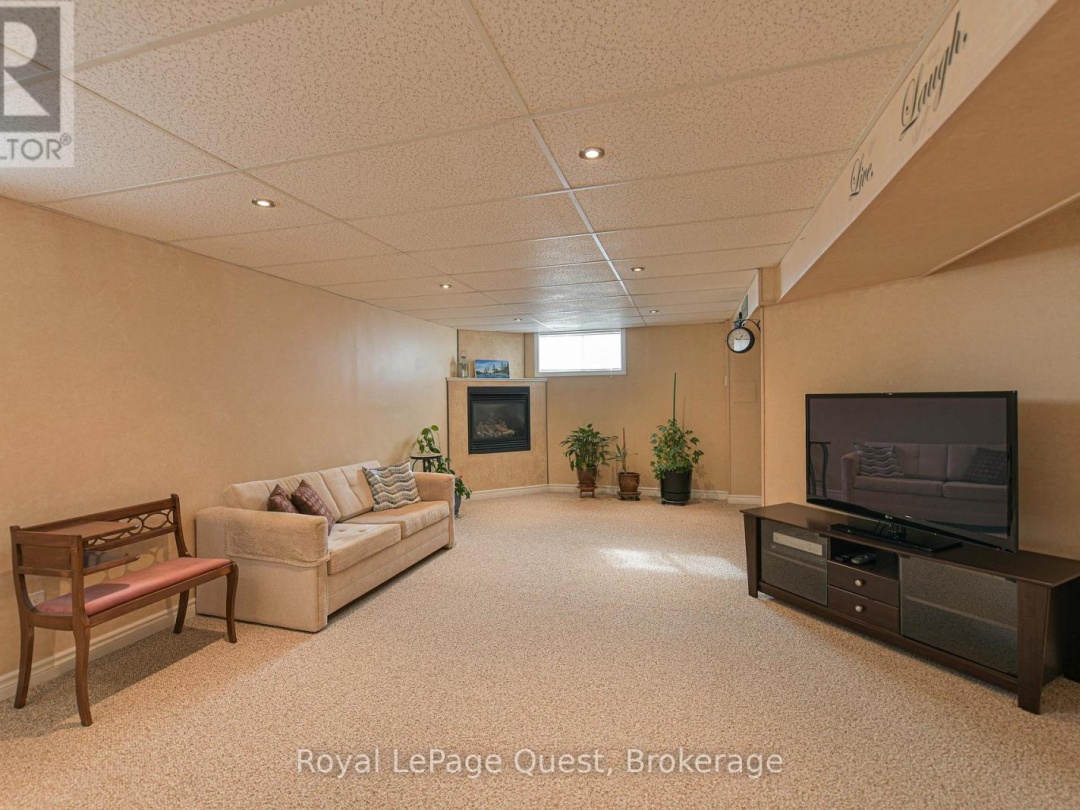 4662 ZACHARY CRESCENT, Ramara (Atherley)