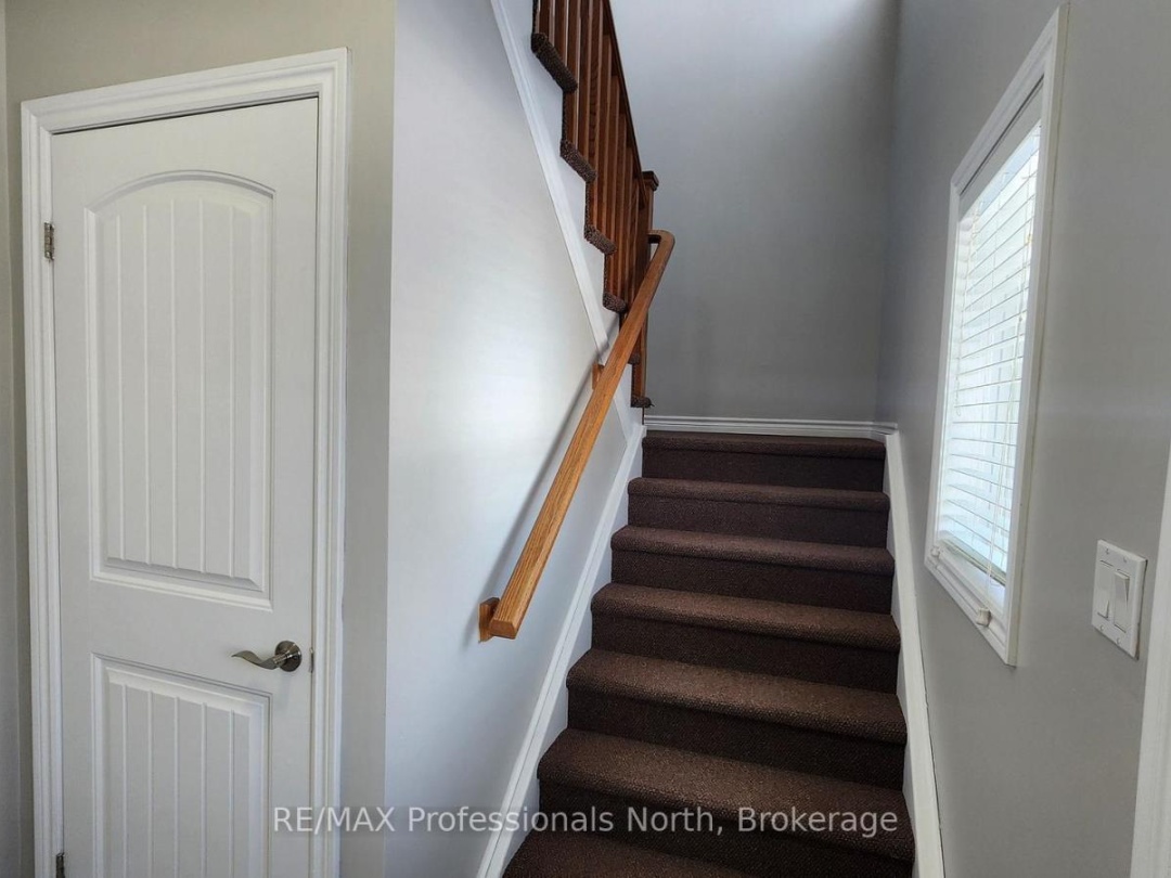 19 DUNCAN STREET E, Huntsville (Chaffey)
