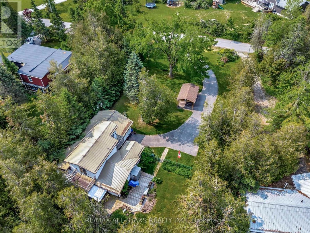 14 WYCHWOOD DRIVE E, Sturgeon Lake