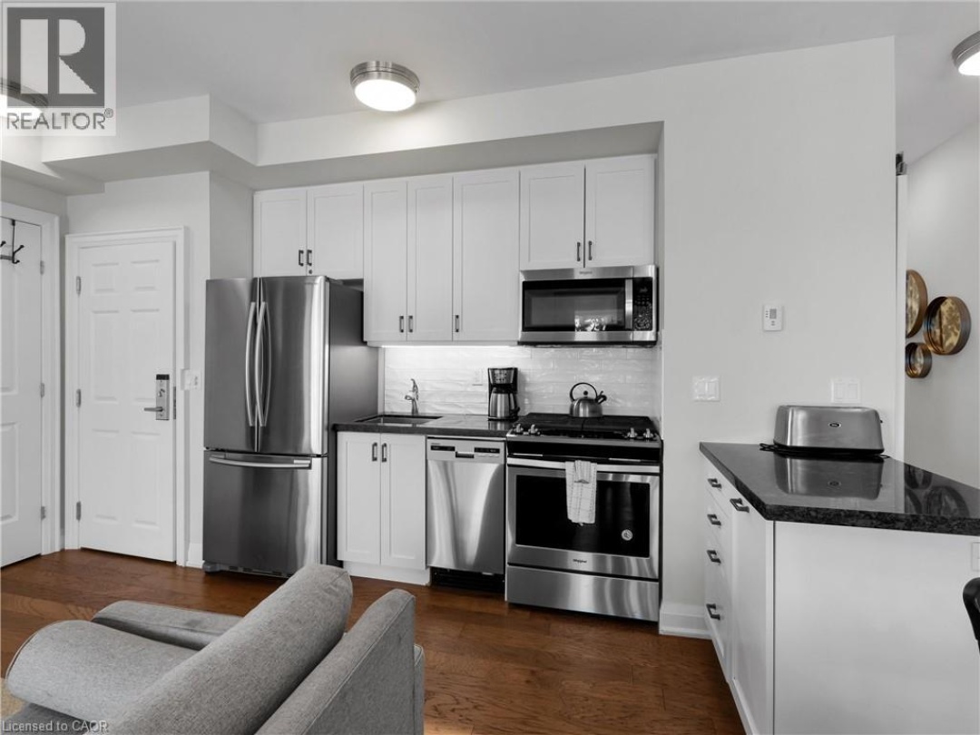 1869 MUSKOKA 118 Road W Unit# BTW-101, Lake Muskoka