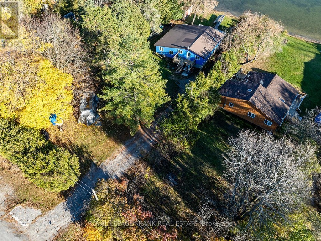 121 Ball Point Road, Scugog Lake