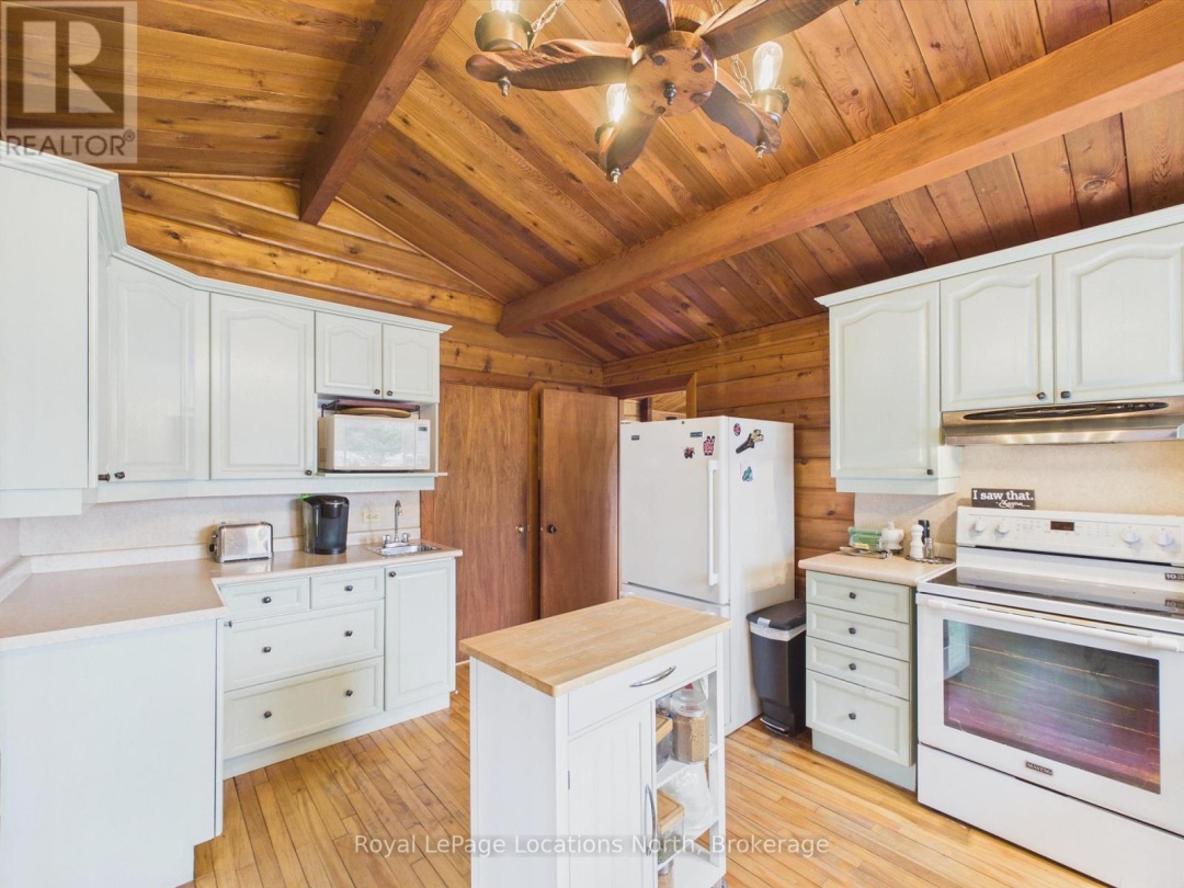 1027 SCOTT LANE, Oxbow Lake