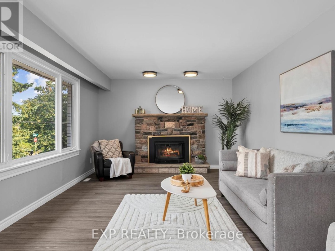 143 WESTMOUNT DRIVE N, 