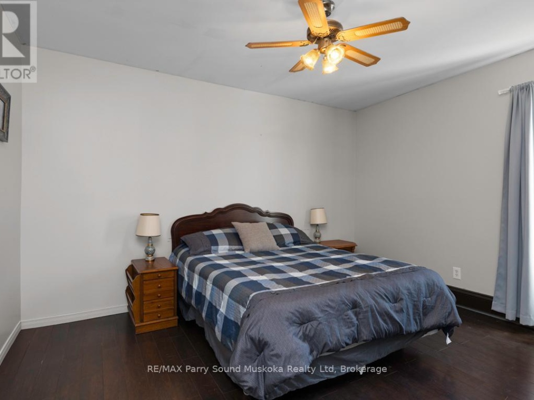111 JAMES STREET, Parry Sound