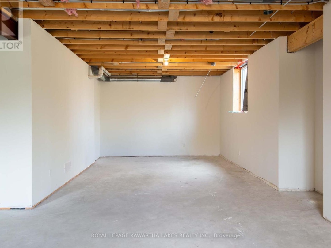 104 MOON LINE ROAD N, 