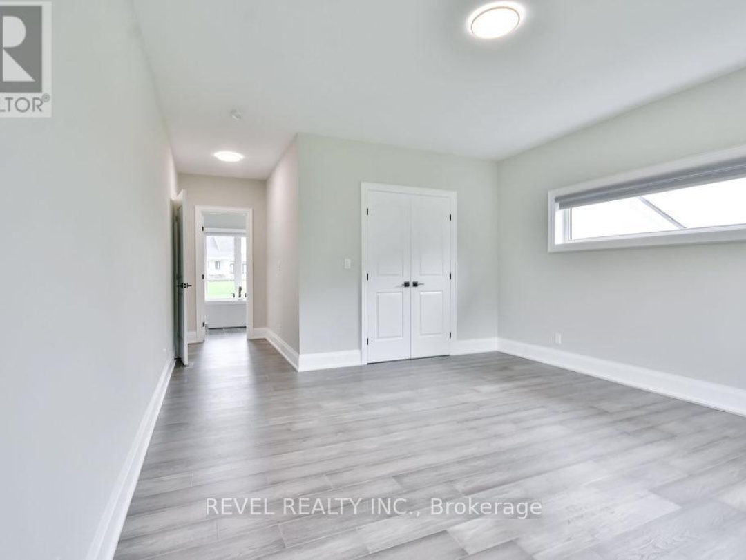 4 CLYDESDALE COURT, 