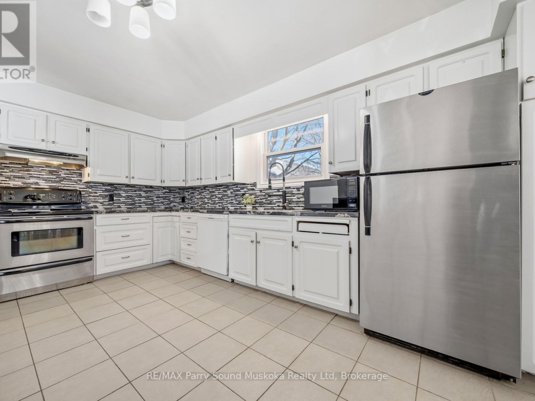 55 A CASCADE STREET E, Parry Sound
