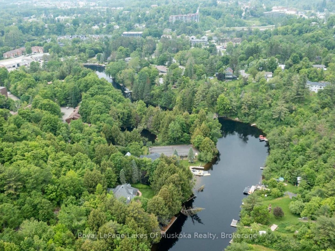 103 SOUTHBANK DRIVE, Muskoka River