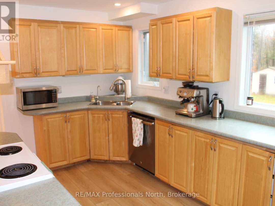 1121 OLD DONALD ROAD N, 