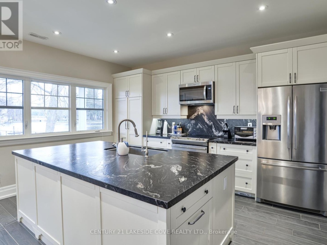 51 Ridge Avenue, Lake Simcoe