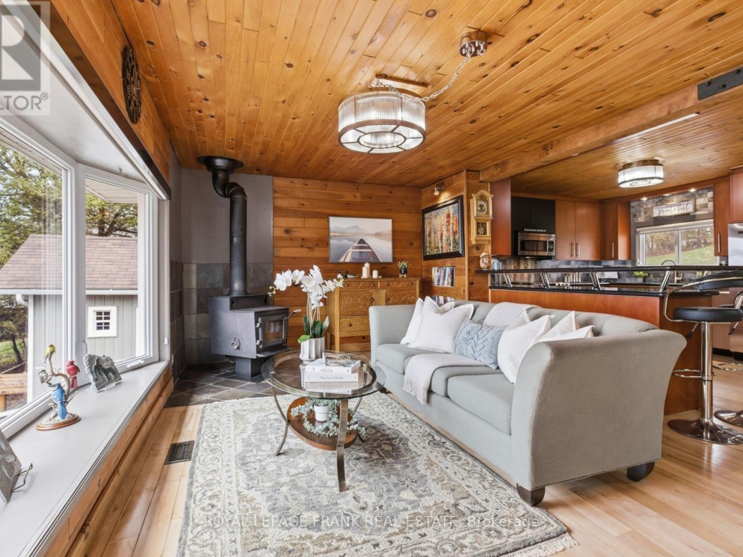 111 BALL POINT ROAD, Lake Scugog