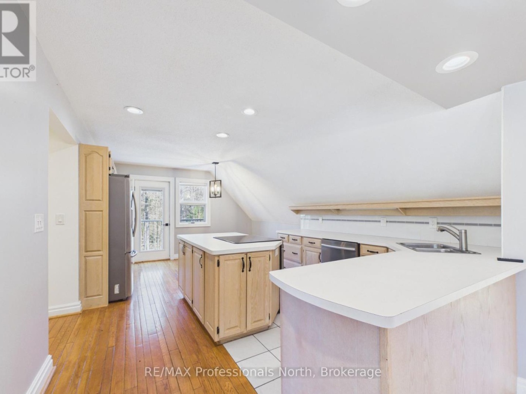1196 RAVENSCLIFFE ROAD, Huntsville (Chaffey)