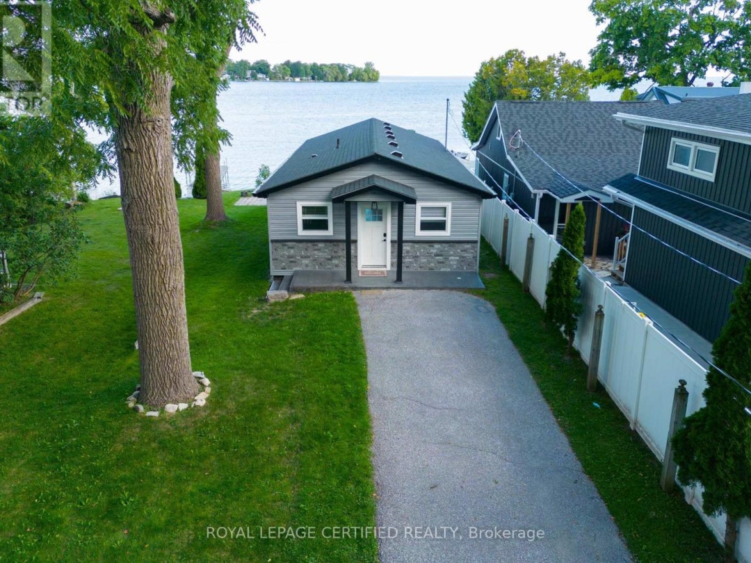 69 OLIVE CRESCENT, Lake Simcoe