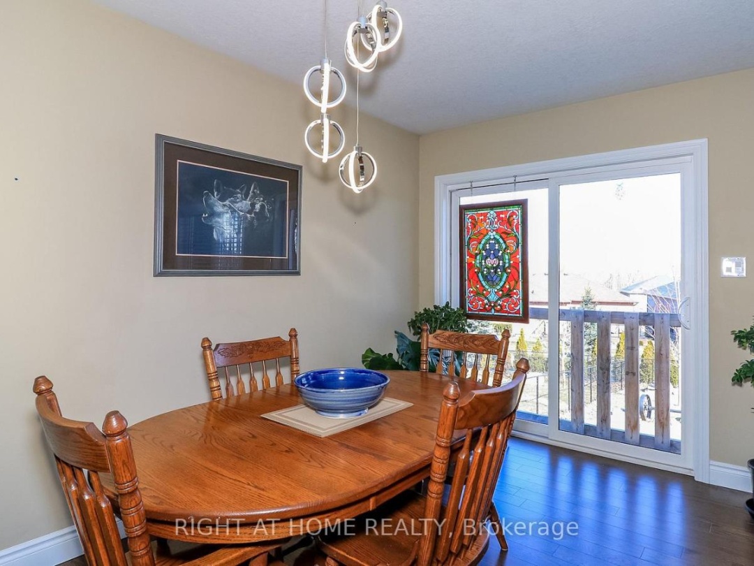 28 HUNTER AVENUE, Tay (Victoria Harbour)