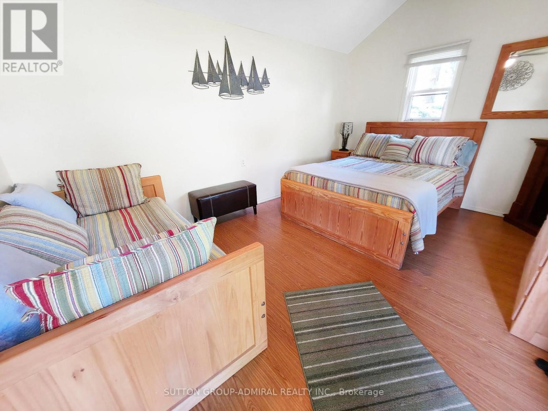 2232 LAKESHORE DRIVE, Lake Simcoe