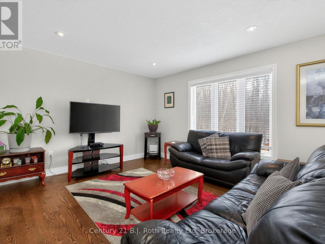 54 RALPH DALTON BOULEVARD, Tay (Victoria Harbour)