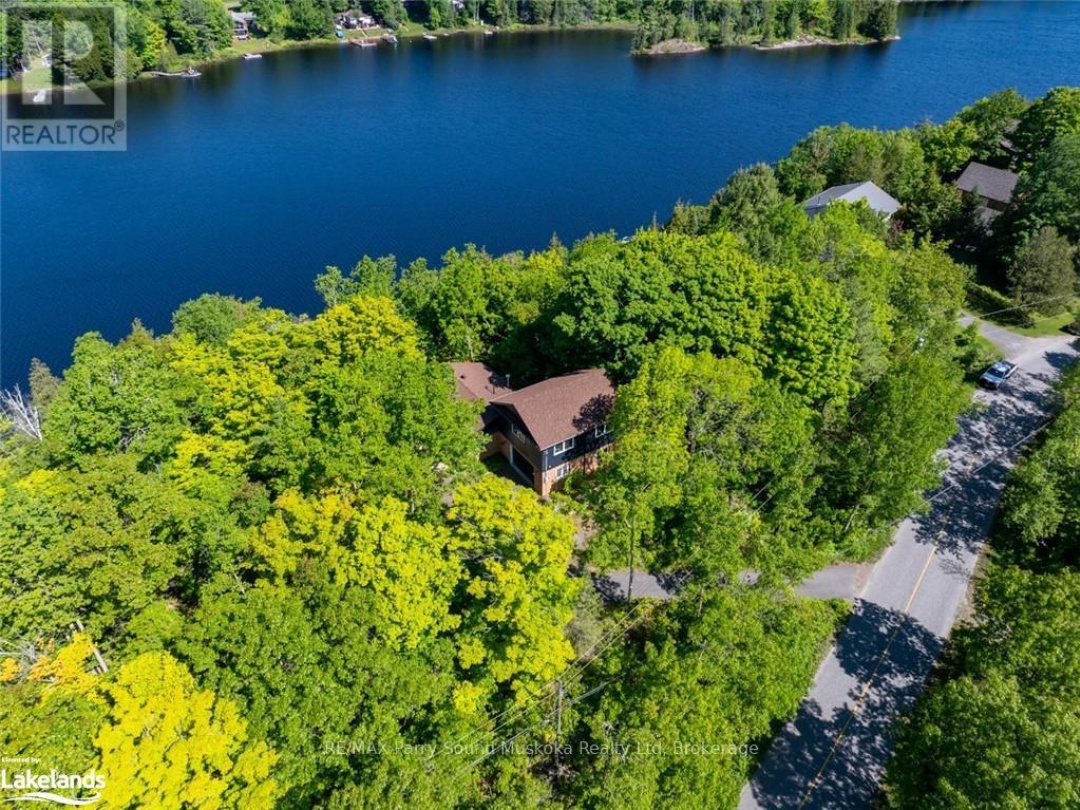68 PINEWOOD ROAD, Long Lake