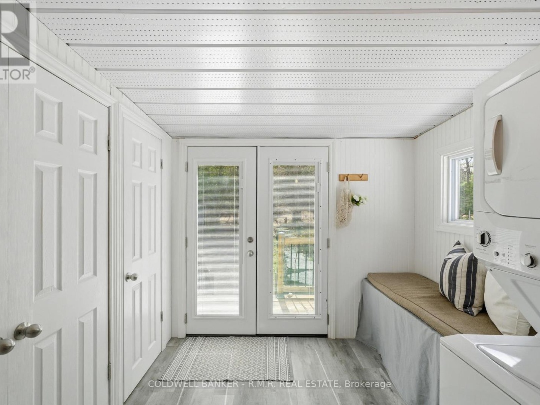 63 LITTLE SILVER LAKE WAY, Little Silver Lake
