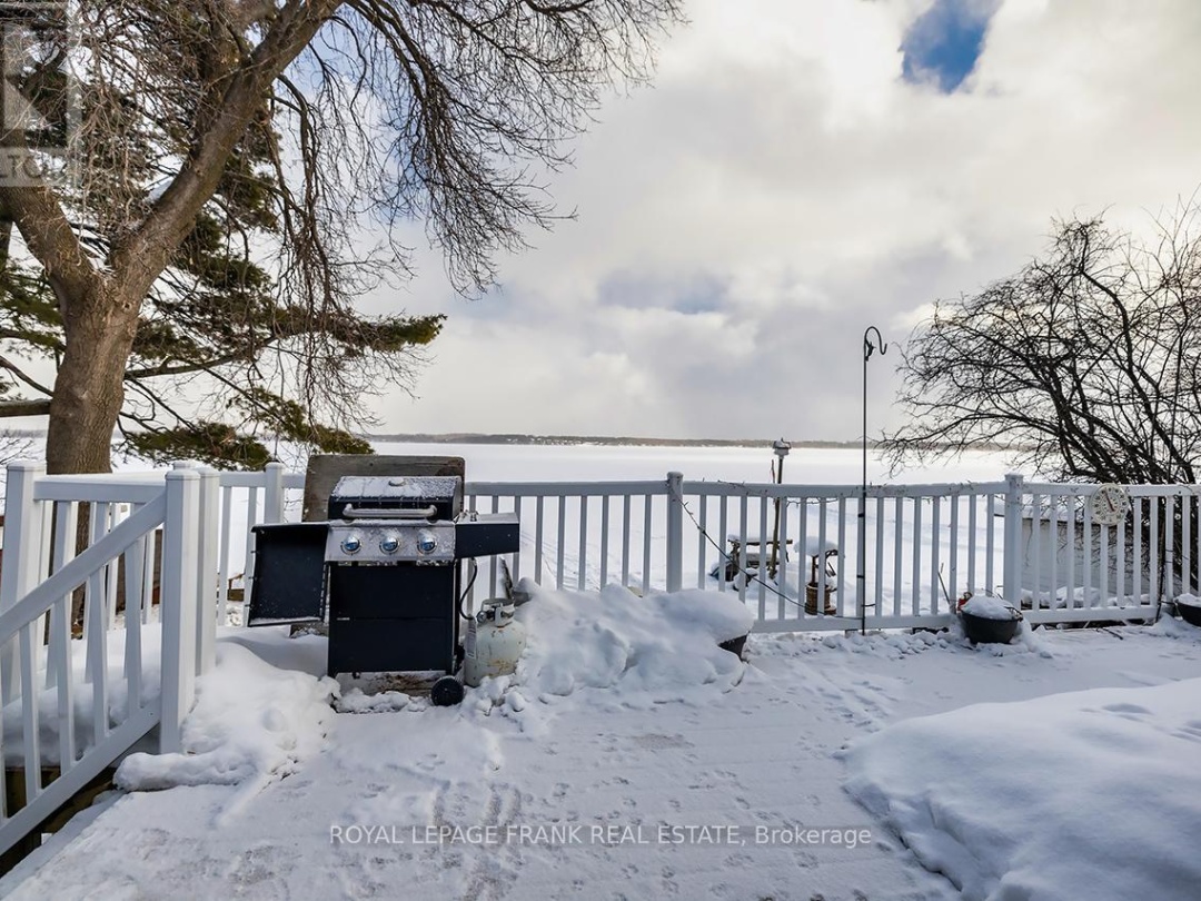 121 Ball Point Road, Scugog Lake