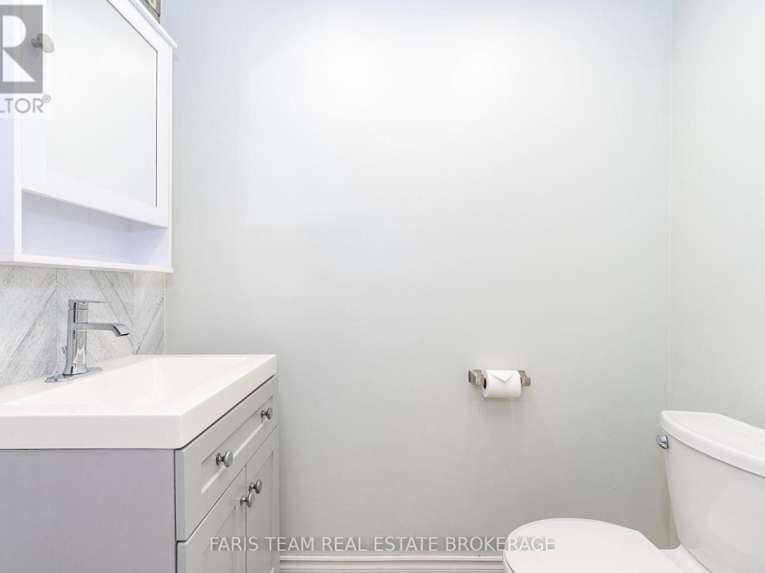 8304 COUNTY ROAD 169, 