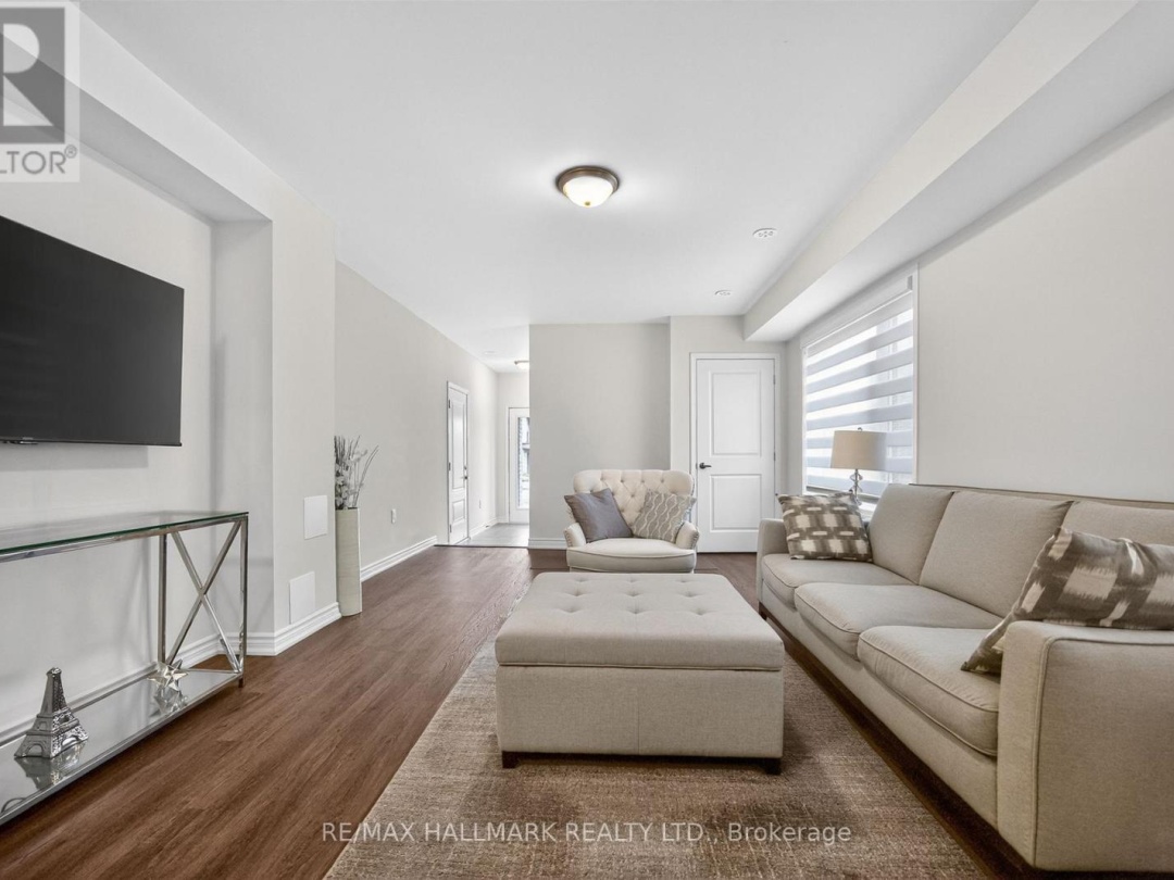 2 WYN WOOD LANE, Orillia