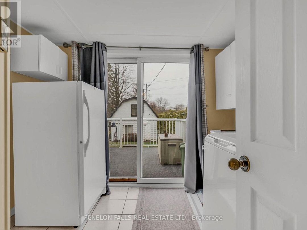 12 NORTH STREET, Kawartha Lakes (Fenelon Falls)