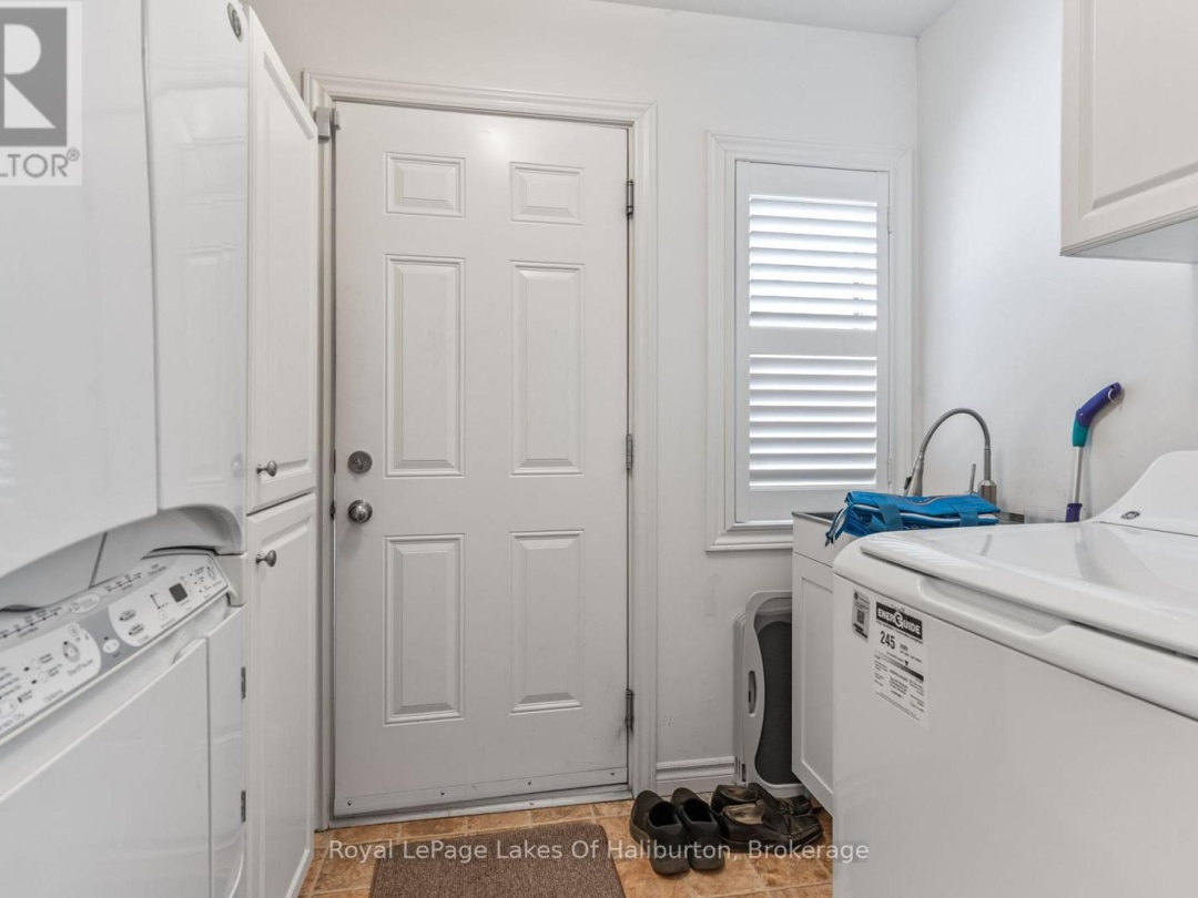 1030 SAWDUST ROAD N, 