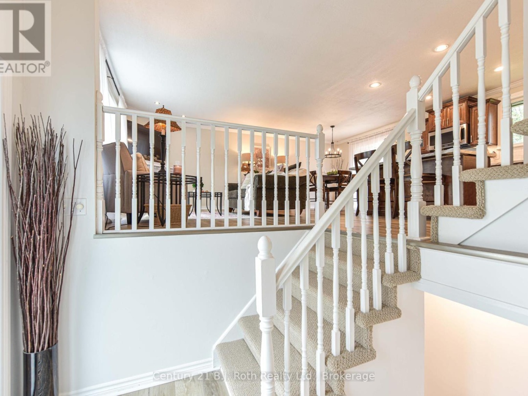 4693 DANIEL STREET, Ramara (Atherley)