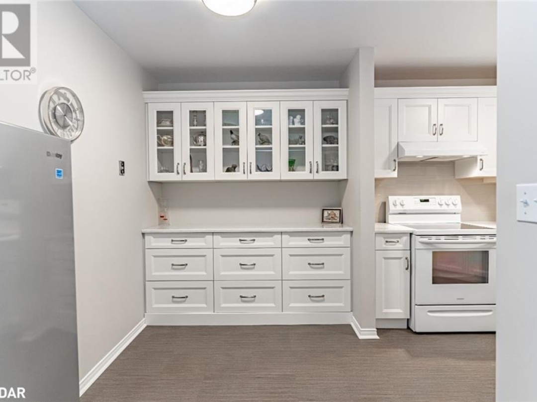 40 MUSEUM Drive Unit# 402, Orillia