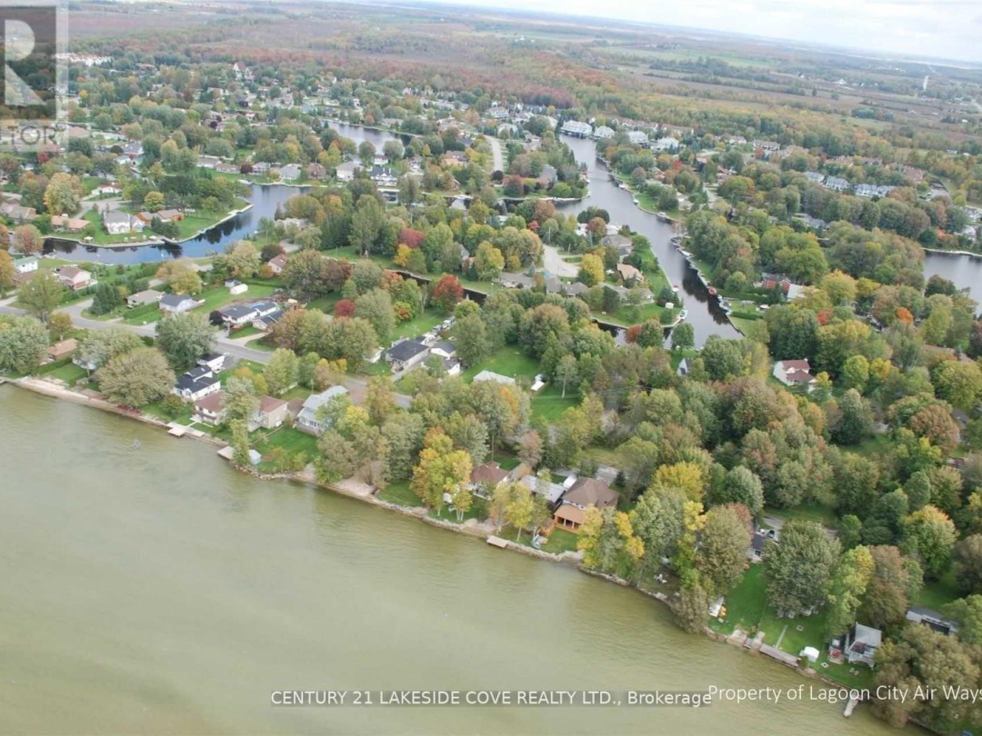17 WILLOW CRESCENT, Lake Simcoe