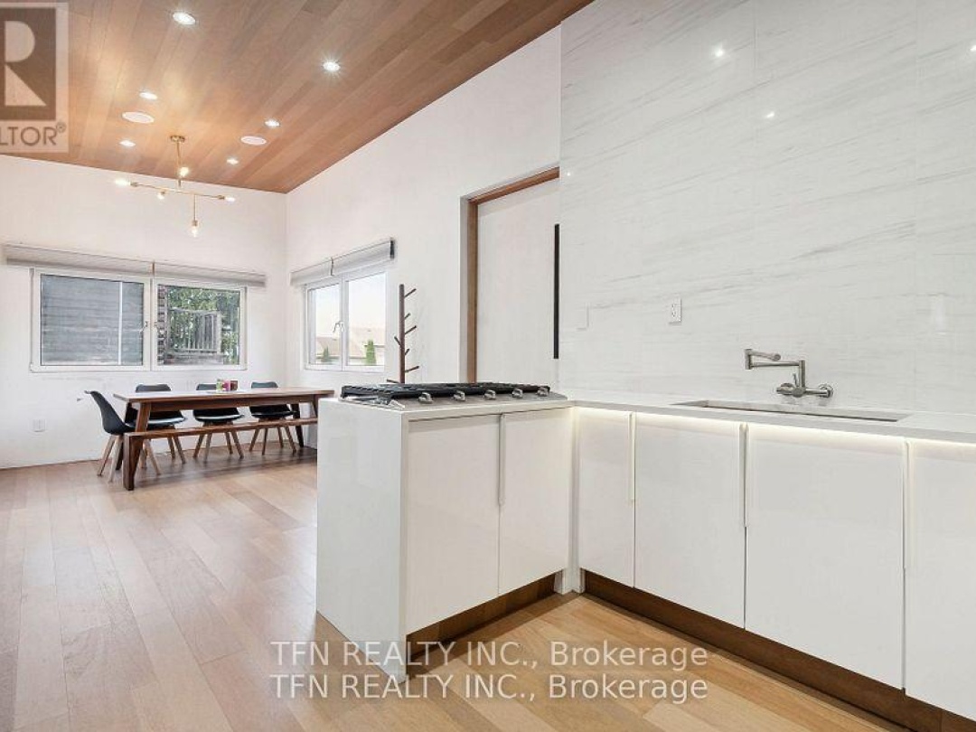 12 SCHOONER LANE, Tay