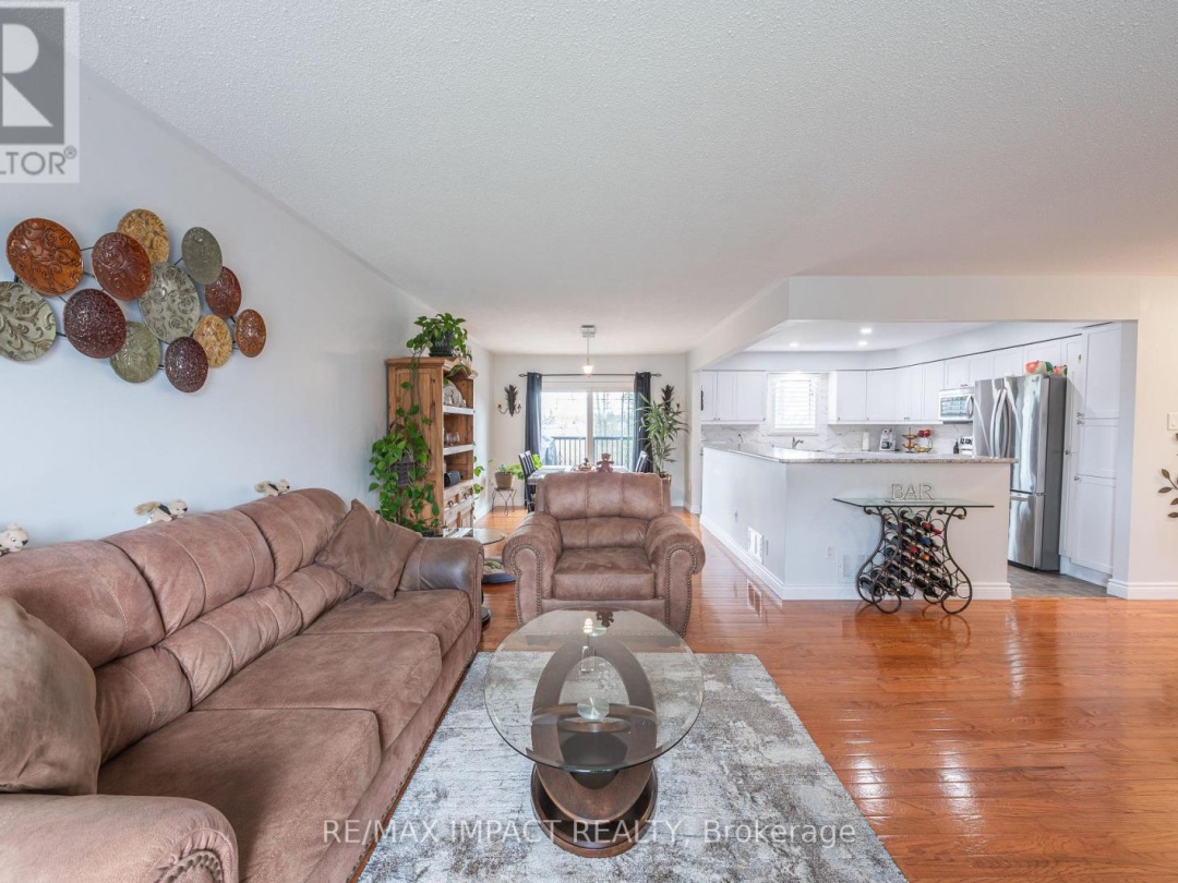 10 CEDARTREE LANE, Kawartha Lakes (Bobcaygeon)