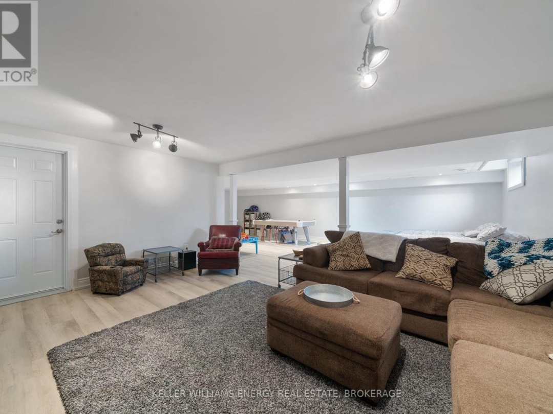 20 Lagoon Drive, Kawartha Lakes (Fenelon Falls)