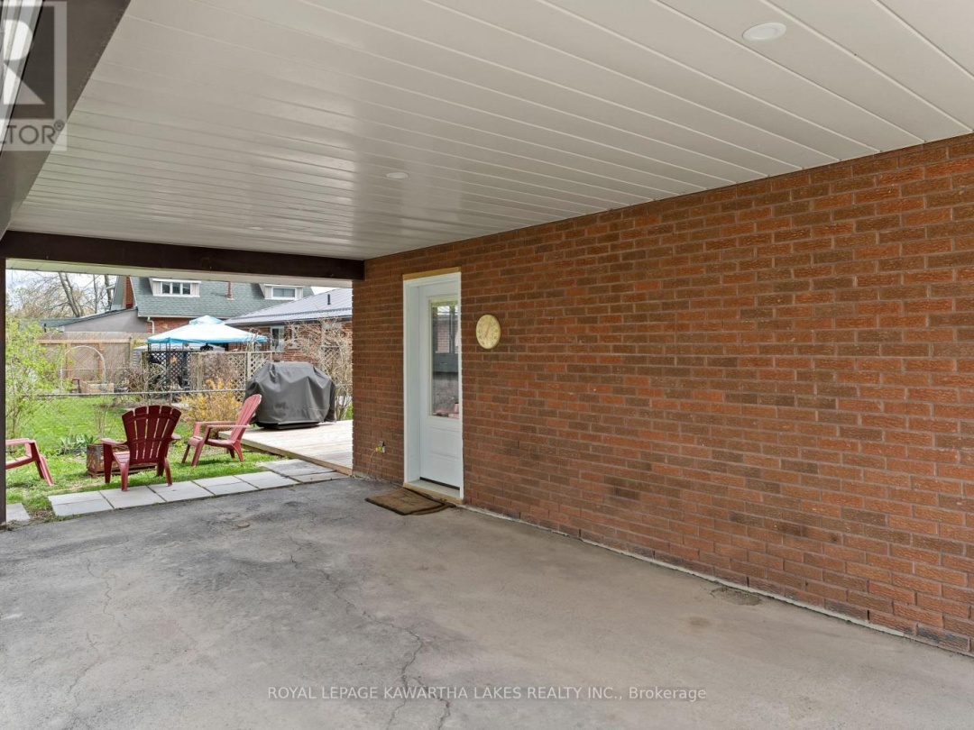 2 KENNEDY DRIVE, Kawartha Lakes (Fenelon Falls)