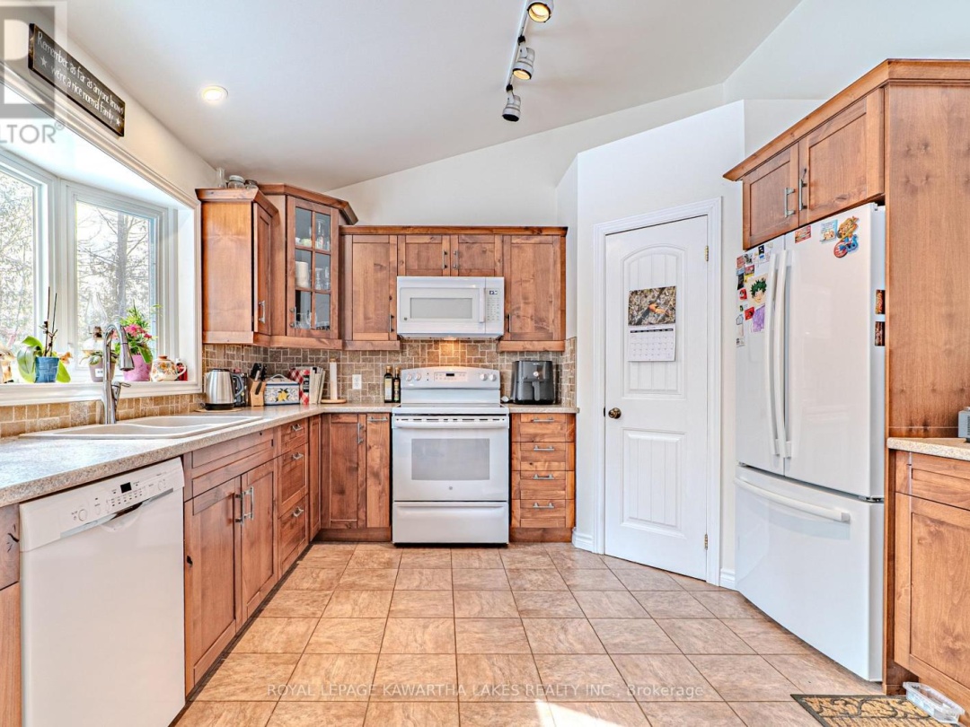 914 COUNTY RD 49, Trent Lakes
