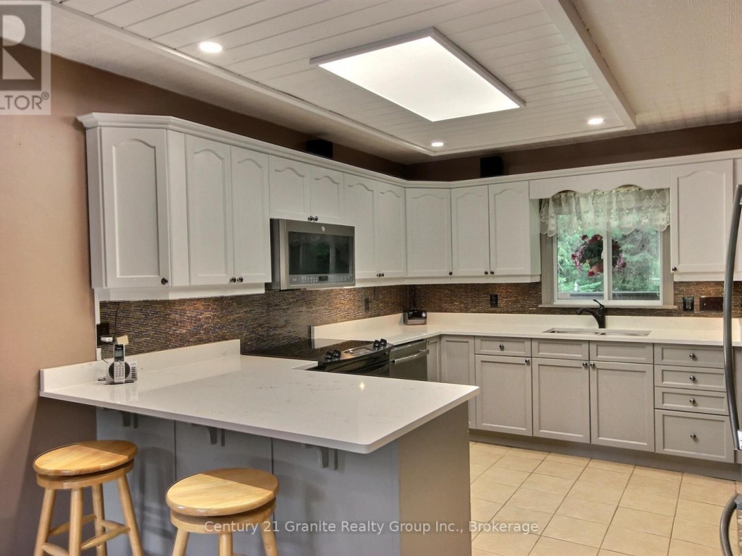 1082 GREEN LAKE ROAD, Gull River