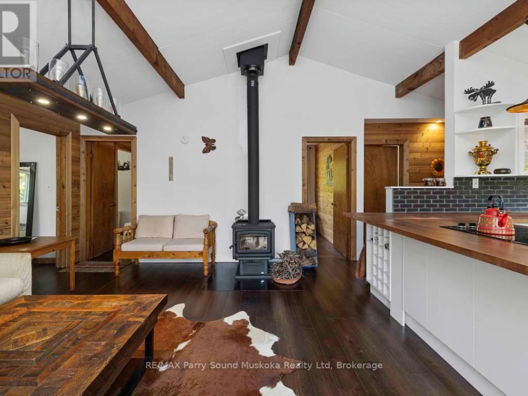 37 LYNBERRY DRIVE, Little Seguin River