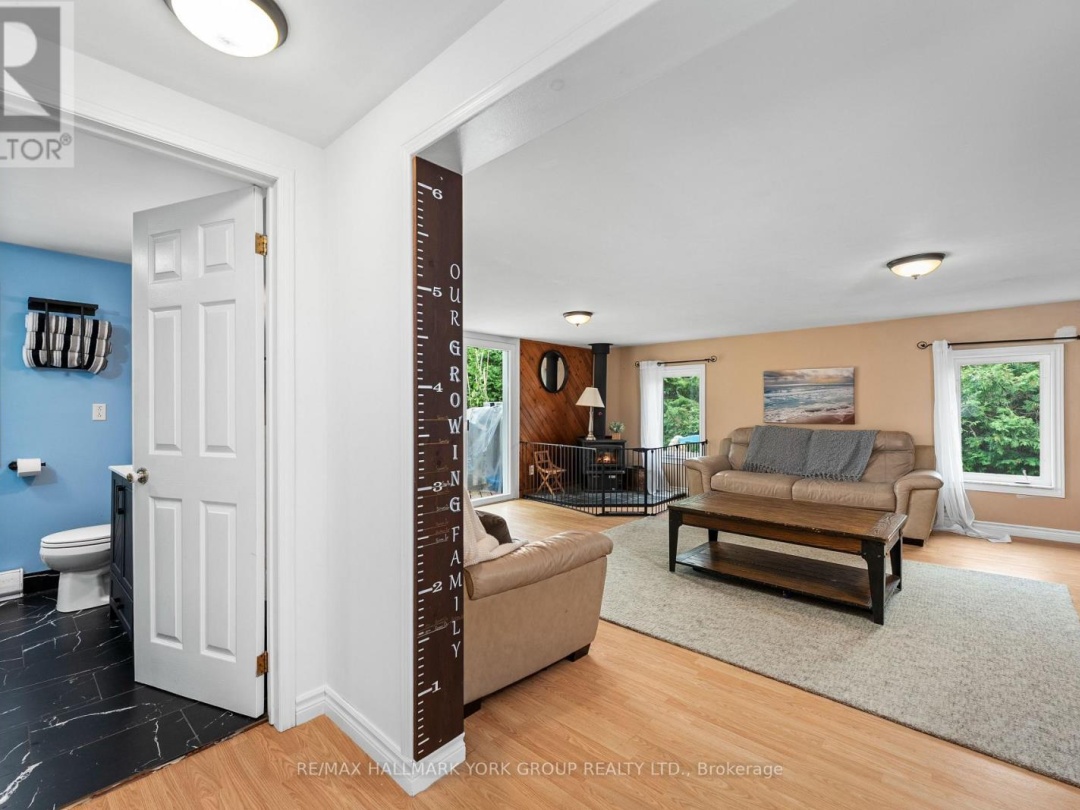 6 MITCHELLVIEW ROAD, Mitchell Lake