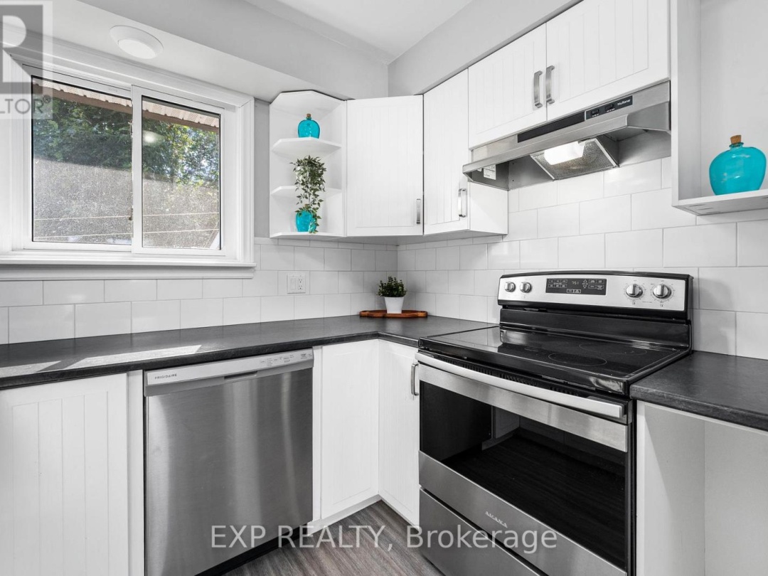 143 WESTMOUNT DRIVE N, 