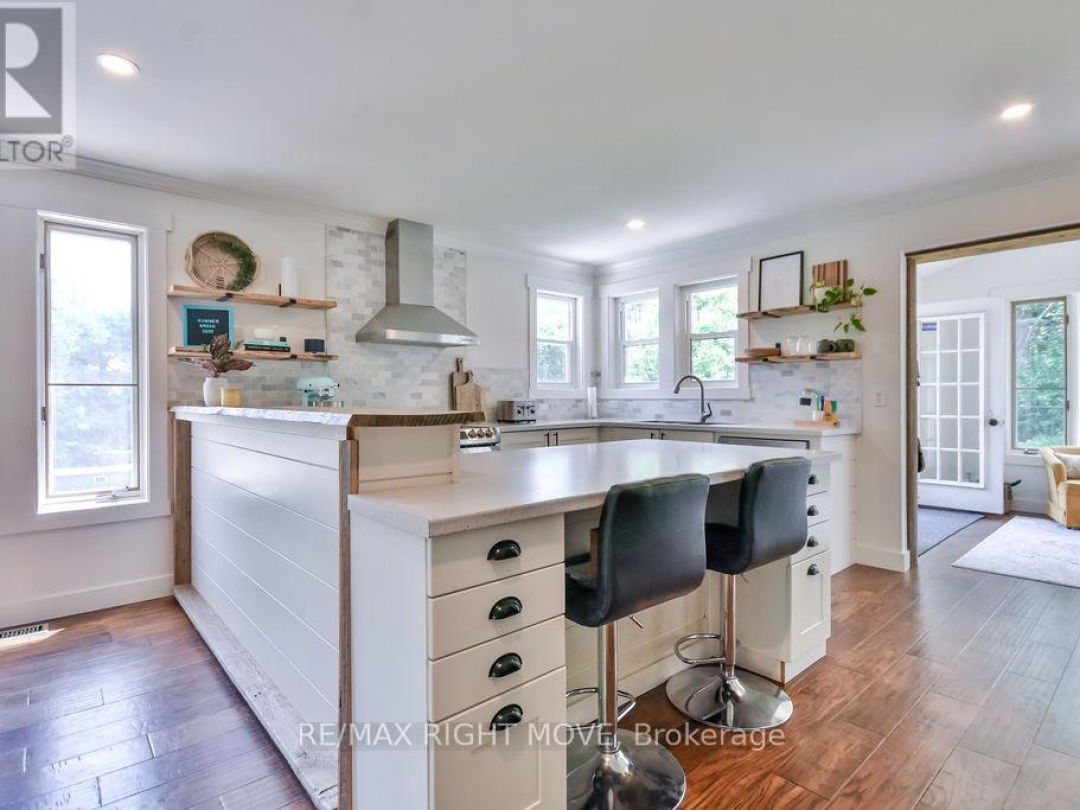 4278 WILSON POINT ROAD N, 