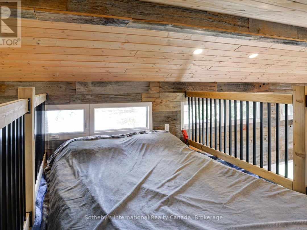 1211 PLUTO TRAIL, Boyne Lake