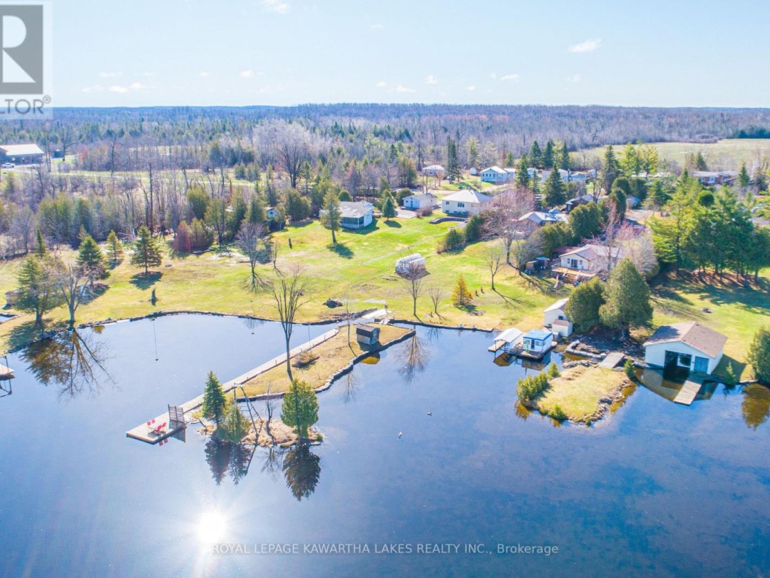 63 ROBINSON AVENUE, Mitchell Lake
