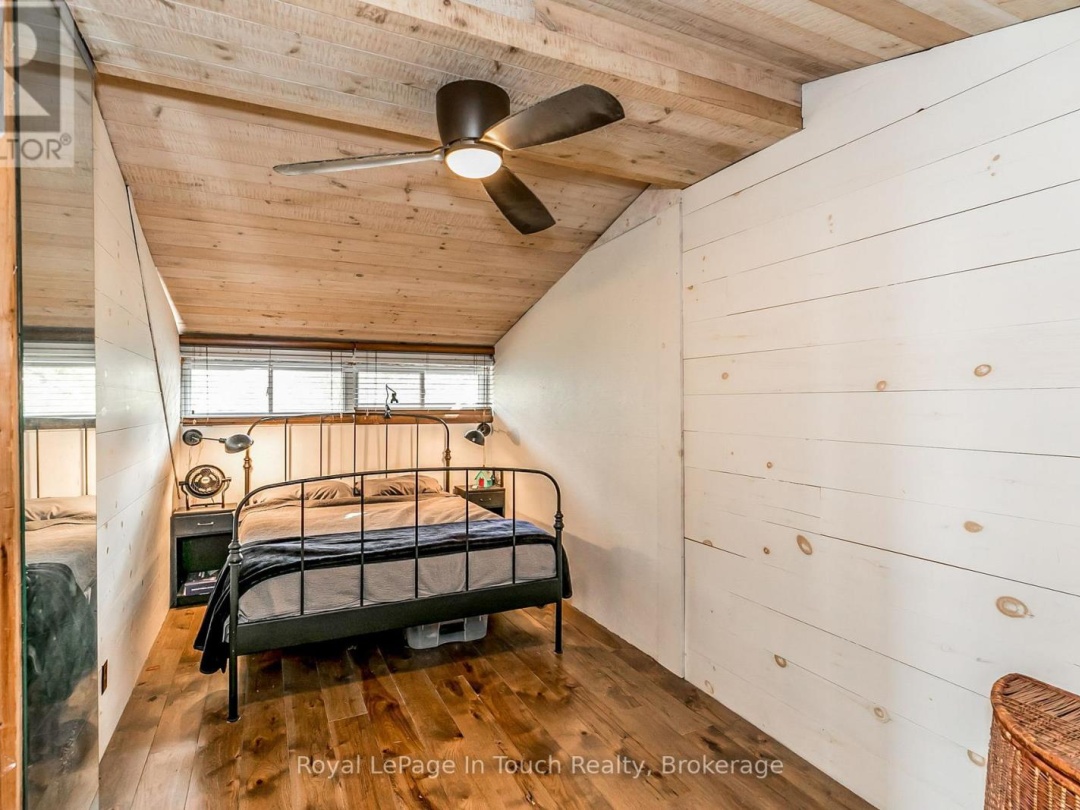 8 B686 DERBYSHIRE, Georgian Bay