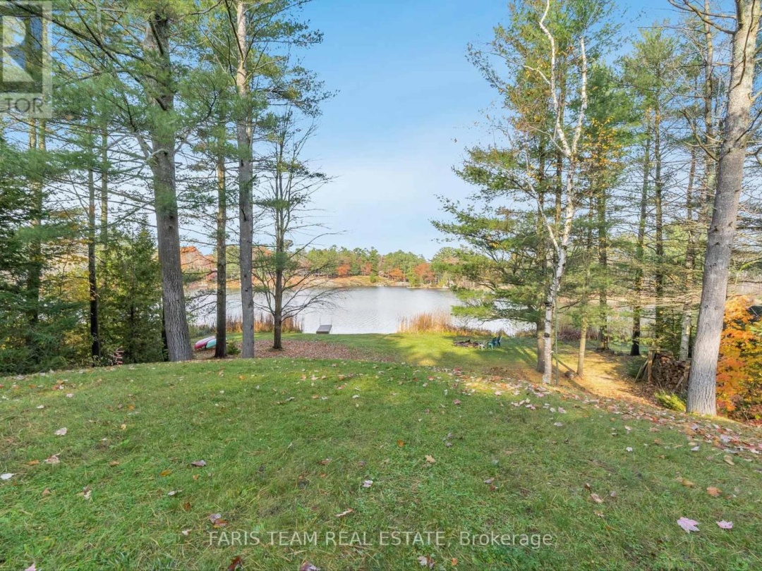 7658 South River Road, Severn Lake