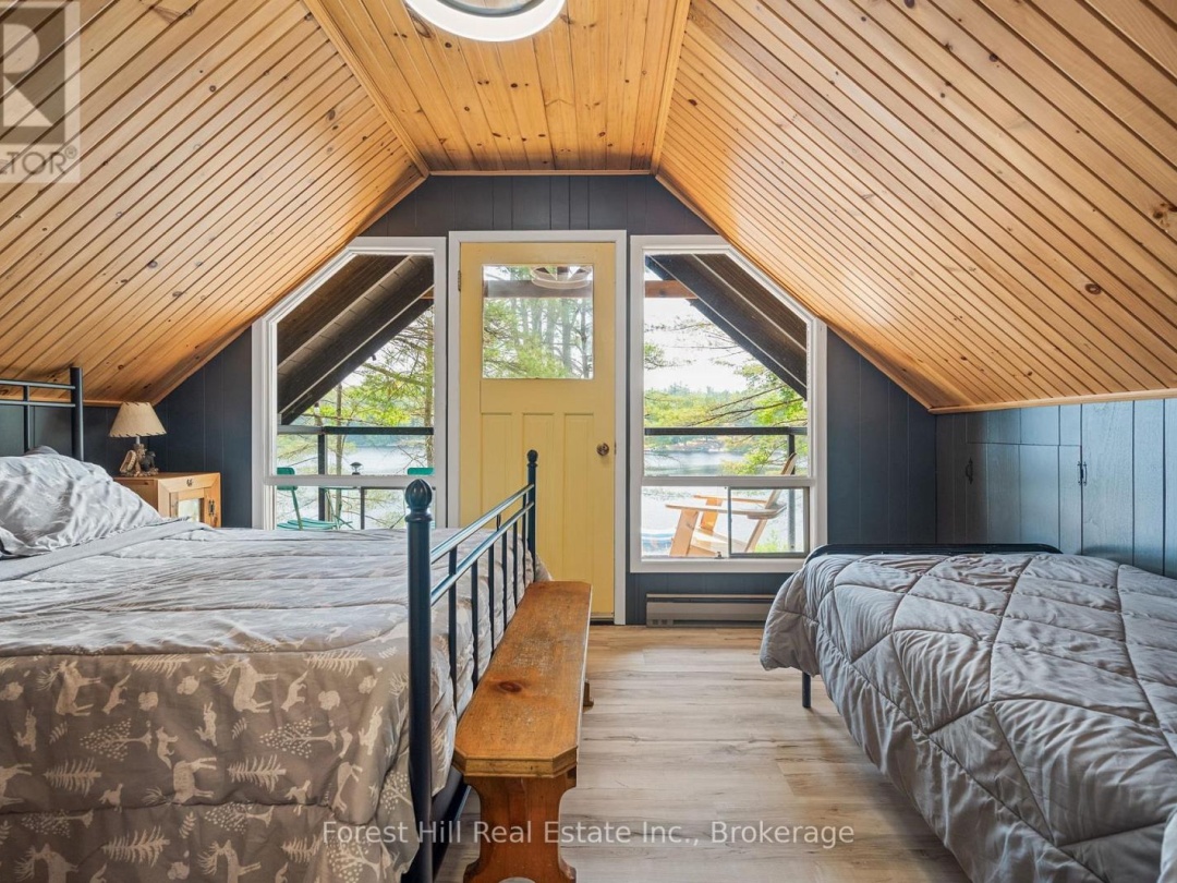 1099 BRACKEN TRAIL, Little Gull Lake