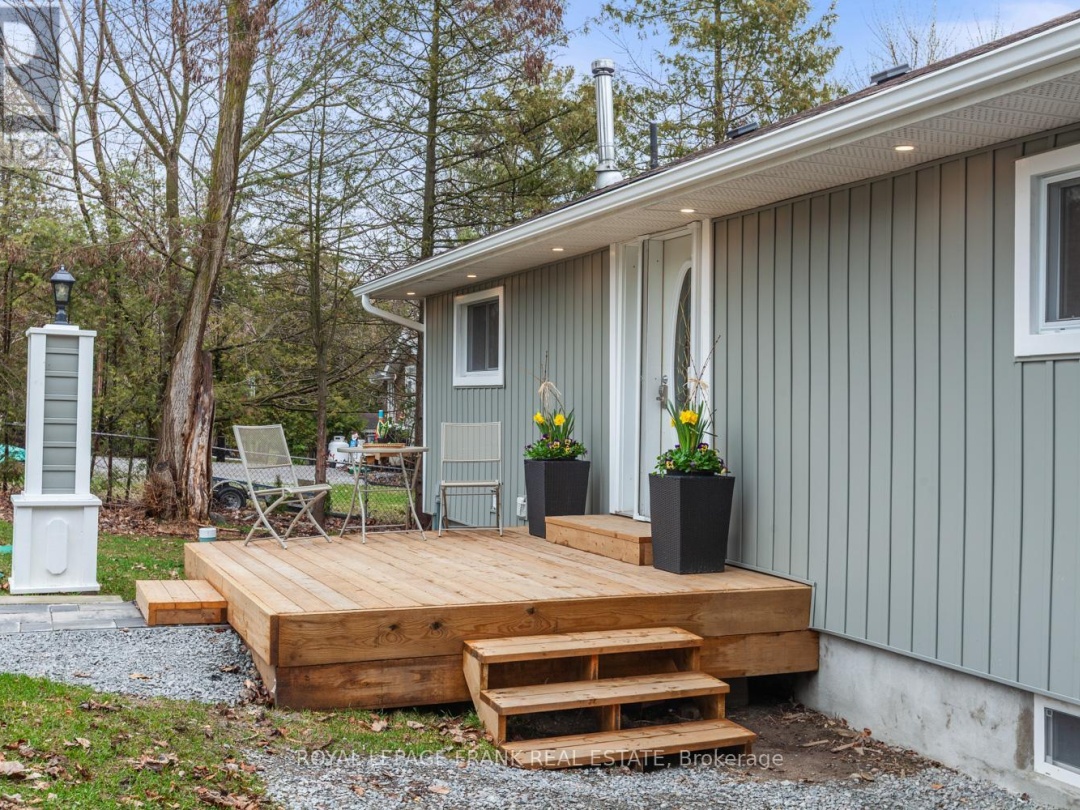 111 BALL POINT ROAD, Lake Scugog