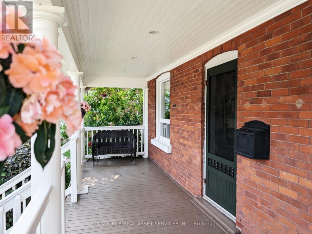 260 COLBORNE STREET W, 