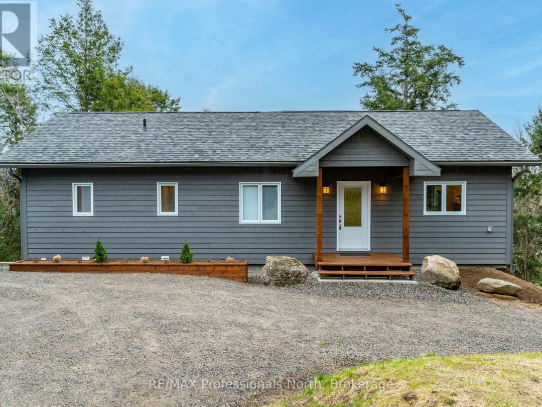 5997 KENNISIS LAKE ROAD, Kennisis Lake